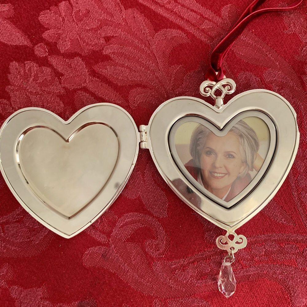 NEW Things Remembered picture locket